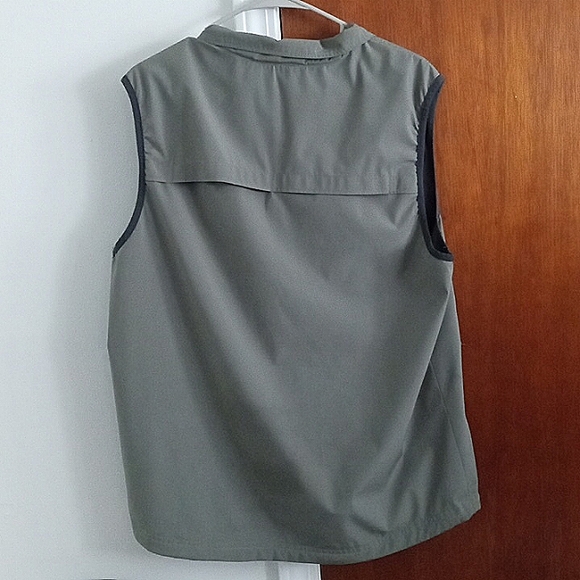 Sleeveless Jacket - Picture 2 of 8